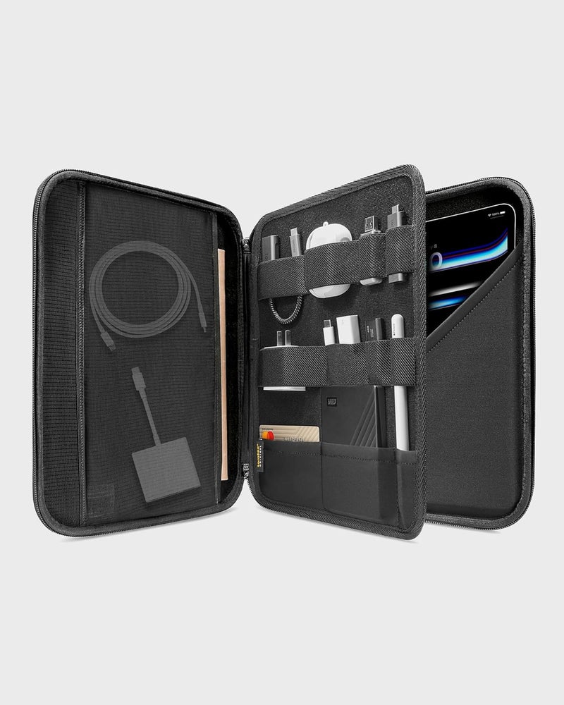 Tomtoc محفظة لجهاز iPad Pro بحجم 12.9 بوصة 2022/2021/2020، غلاف واقي مع جيب للإكسسوارات، حقيبة تخزين محمولة لجهاز iPad Pencil/محولات/مراكز/كابلات/لوحة المفاتيح السحرية، تناسب Surface Pro 12.3، أسود - Image 2