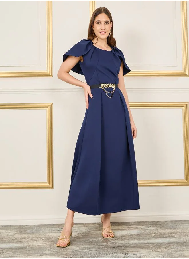 ستايلي Pleated Cape Sleeves Chain Accent Belted A-Line Maxi Dress