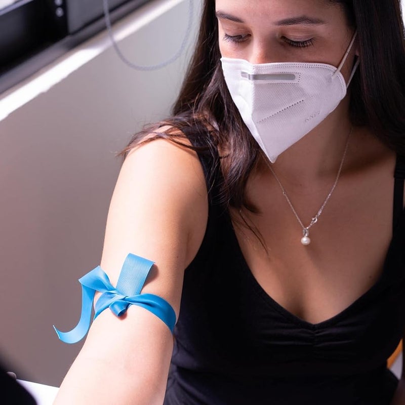 Vakly Disposable Tourniquet 【Pack of 25】 Blue 1 x 18 Inch Long Rolled and Banded Single-Use Elastic Latex-Free First Aid Tourniquets (25) - Image 3