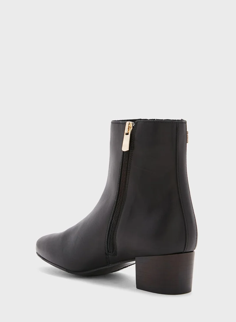 TOMMY HILFIGER Essential Casual Leather Ankle Boots