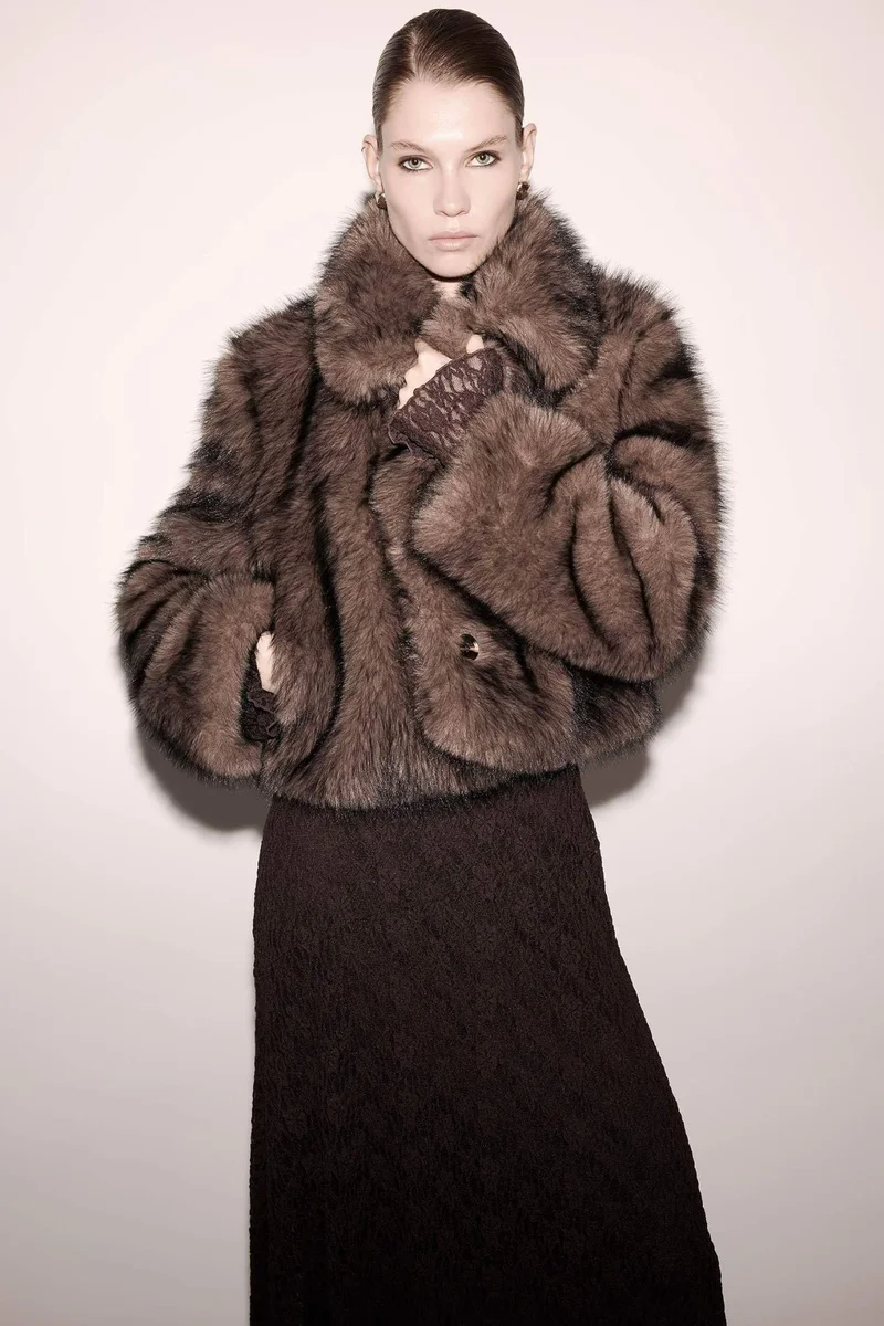 ديفاكتو Regular Fit Faux Fur Jacket