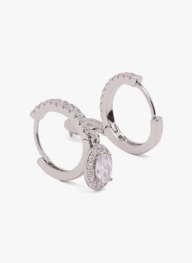 ايلا أقراط فضية مزينة بالكريستال بتفاصيل دقيقة وحلقات صغيرة