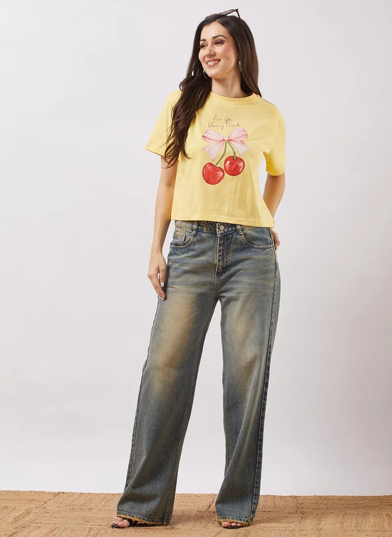 جلو باص تيشيرت نسائي جلوبس أصفر بياقة مستديرة وأكمام قصيرة وطبعة كرز مقاس كبير