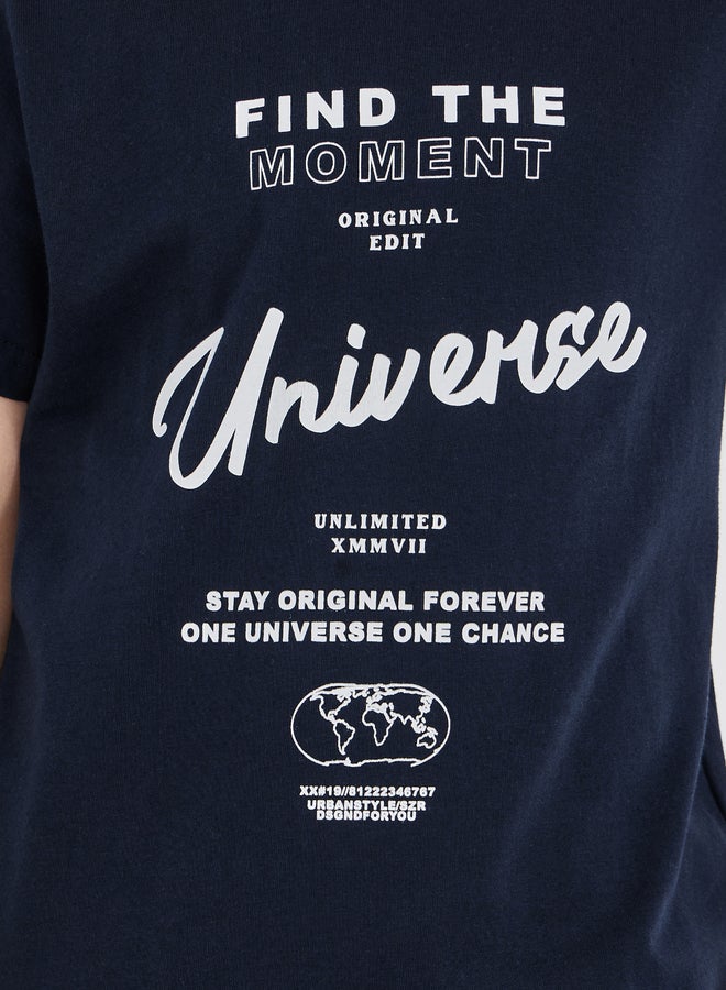 ستايلي تيشيرت بياقة مستديرة وطبعة شعار ستايلي - Image 3