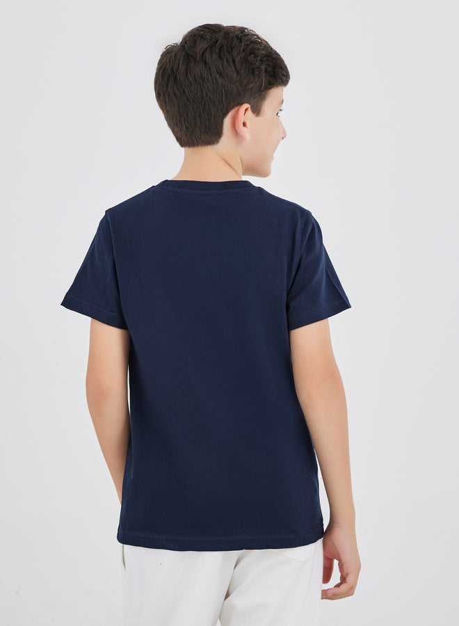 ستايلي تيشيرت بياقة مستديرة وطبعة شعار ستايلي - Image 4