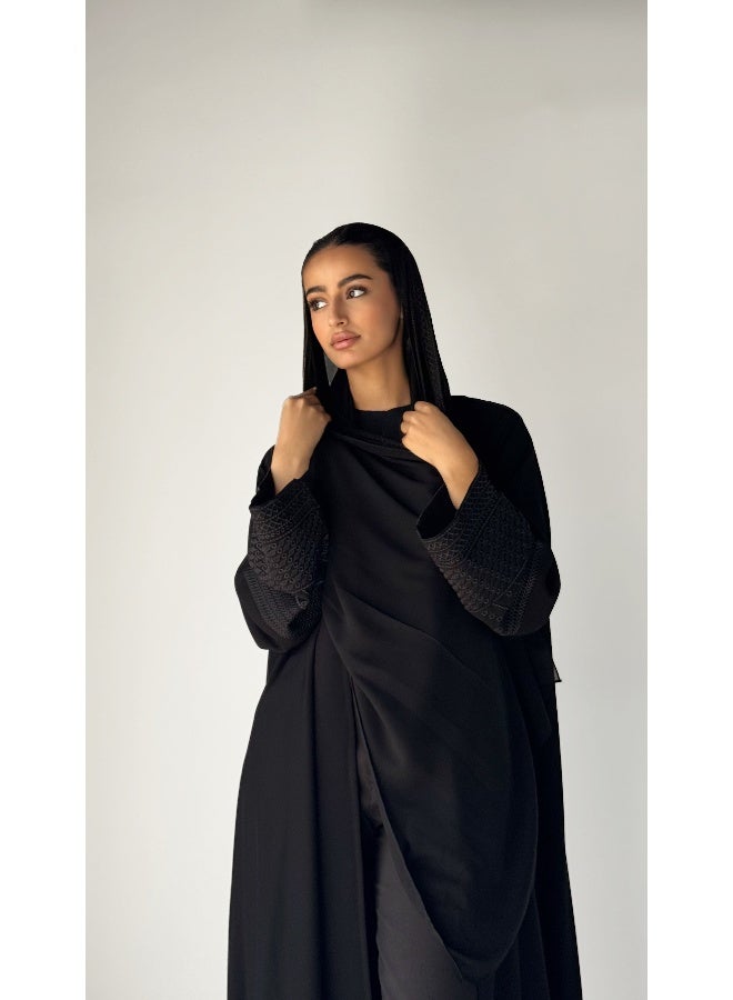 آية MW1745 عباية اسود بكمام مطرزة بالاسود - Image 3