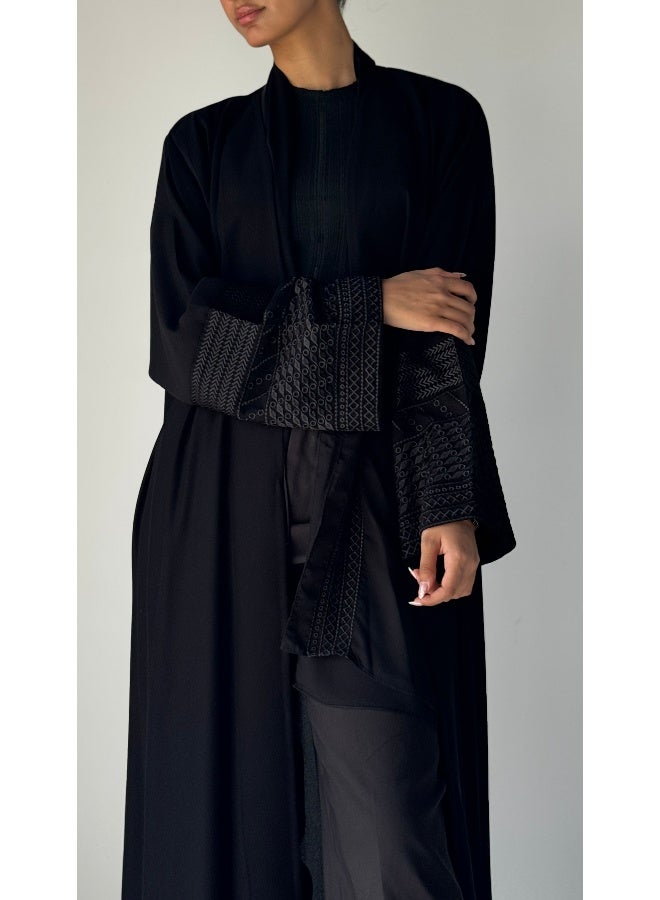 آية MW1745 عباية اسود بكمام مطرزة بالاسود - Image 1