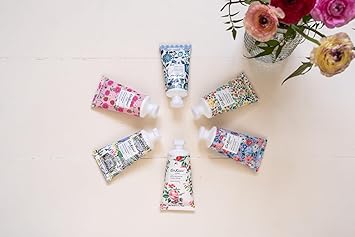 Cath Kidston كريم يد كاث كيدستون 50 مل زبدة الشيا ليدين ناعمتين ورطبتين برائحة تفاح الزهرة وزهرة البلسان حجم جيب وسفر هدية تجميل لها خالية من القسوة بالفراولة - Image 4