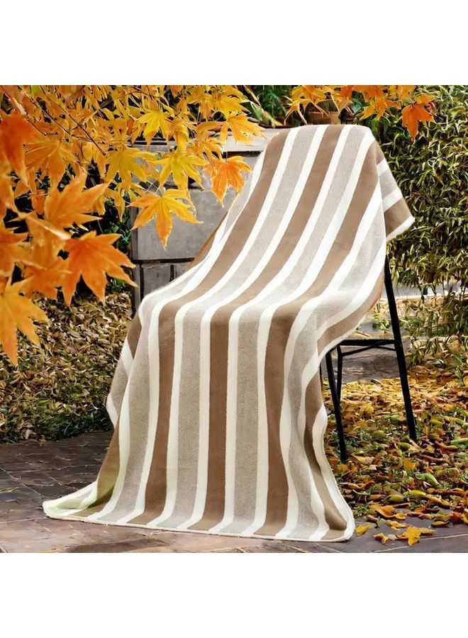 Green Striped Coral Fleece Quick Dry Durable Bath Towel 55 x 27.61 Inches Large for Home Beach Outdoor Use Autumn Gift - Image 1