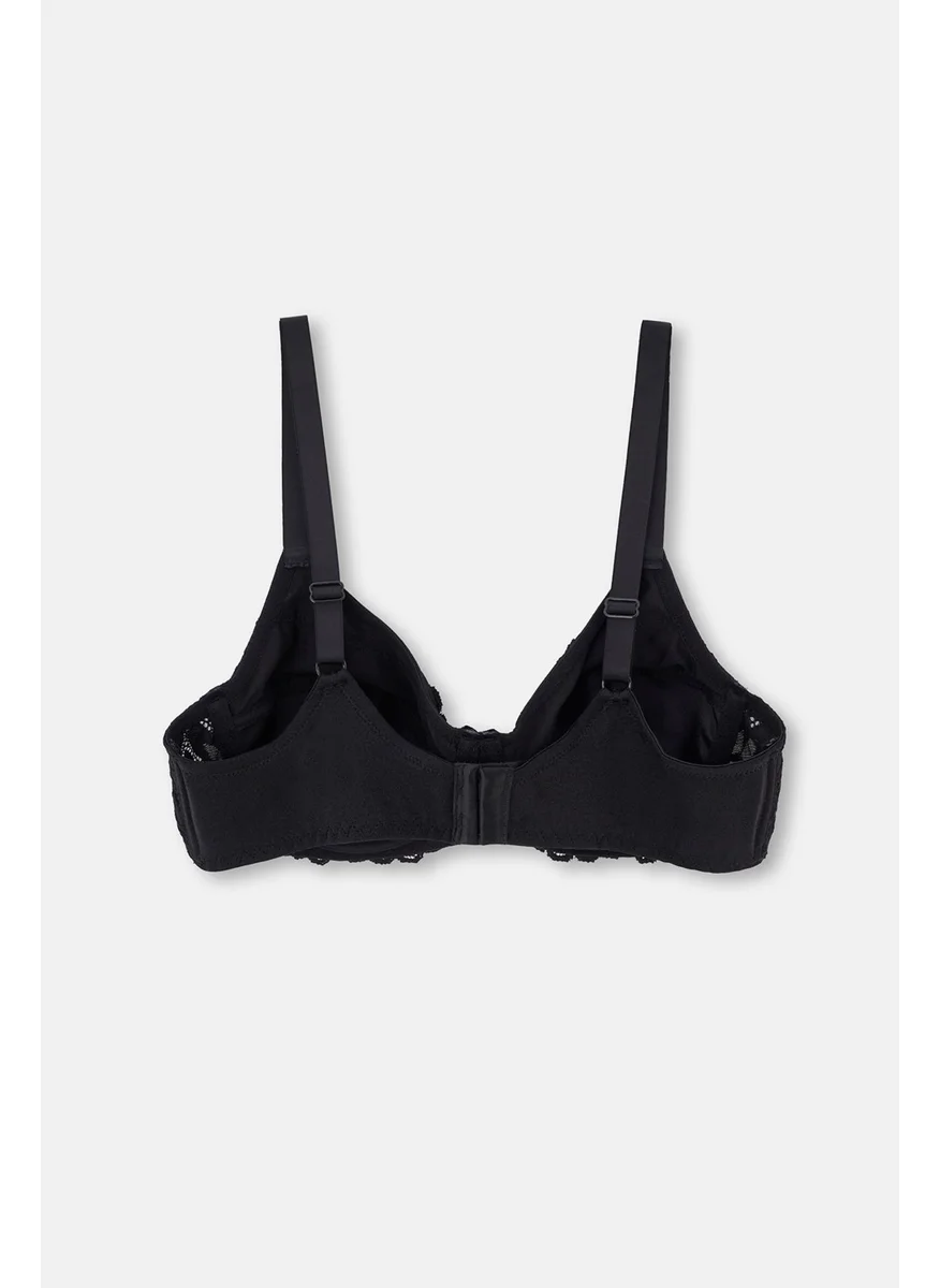 داجي Black 1088KC Veronica Accessory Detailed Supporting Bra