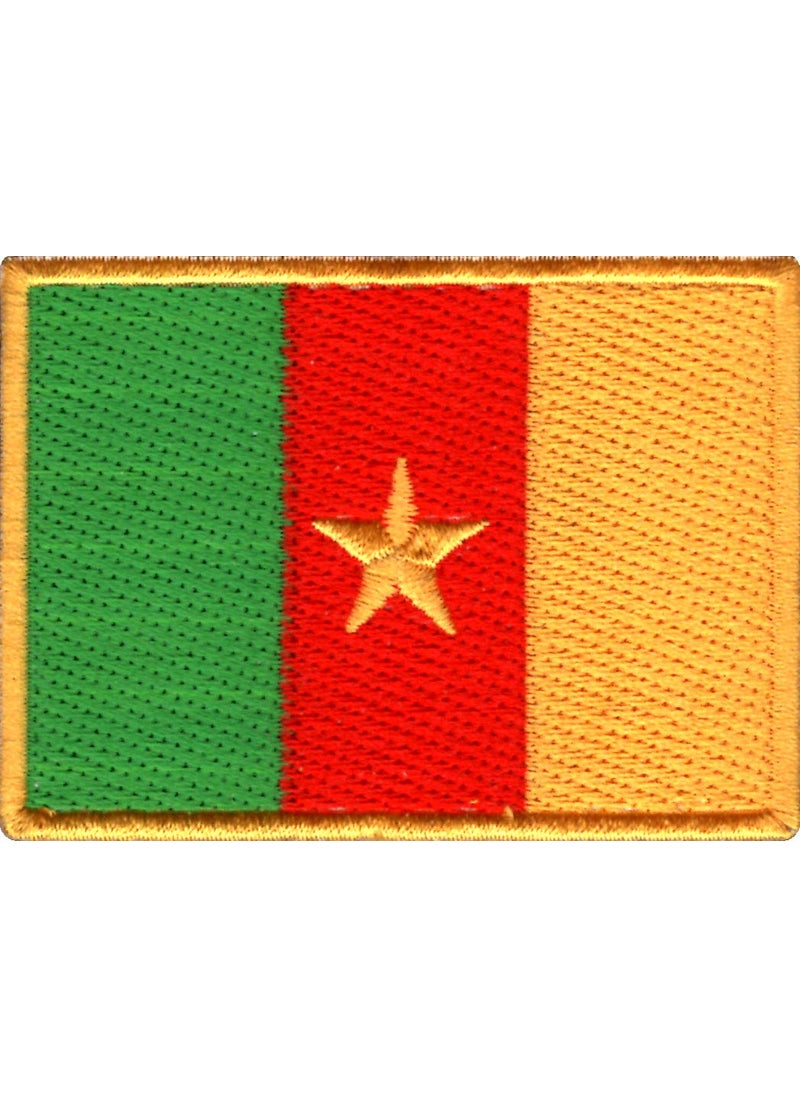 Artist Unknown - Cameroon Flag Applique Embroidered Sweing Patch Suitable for Jackets, Bags, T-Shirts, Jeans, Pants, Outdoor Clothing ; Size: 7cm x 5cm ; Imported from Malaysia (1 Piece). - Image 1