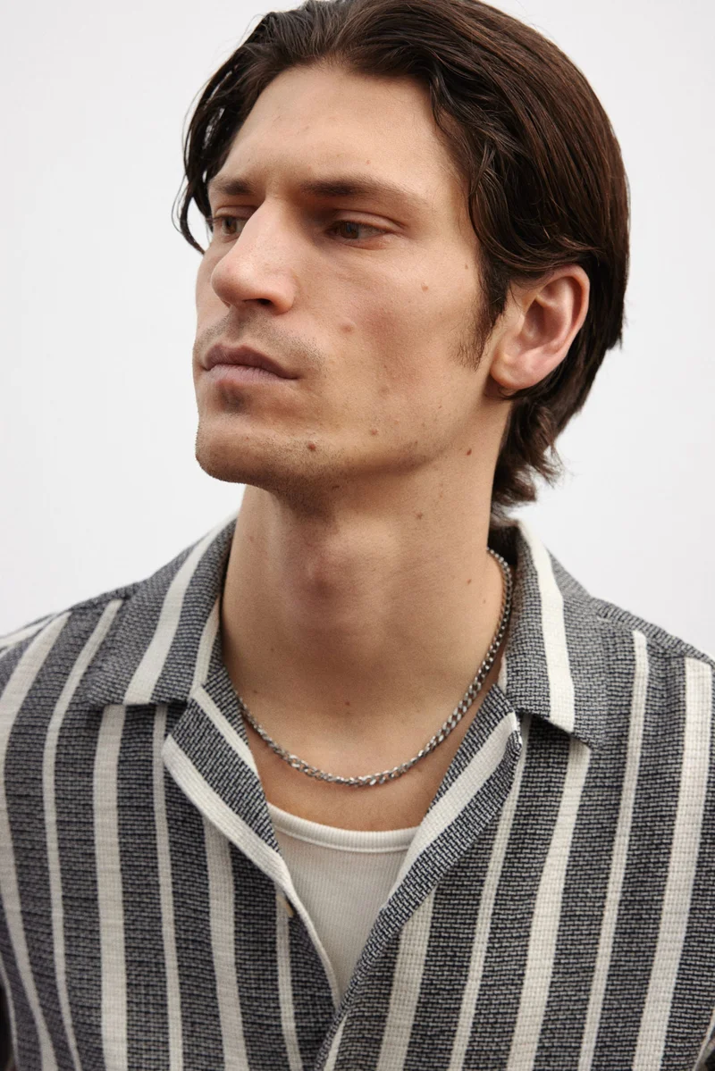 H&M Regular Fit Textured resort shirt