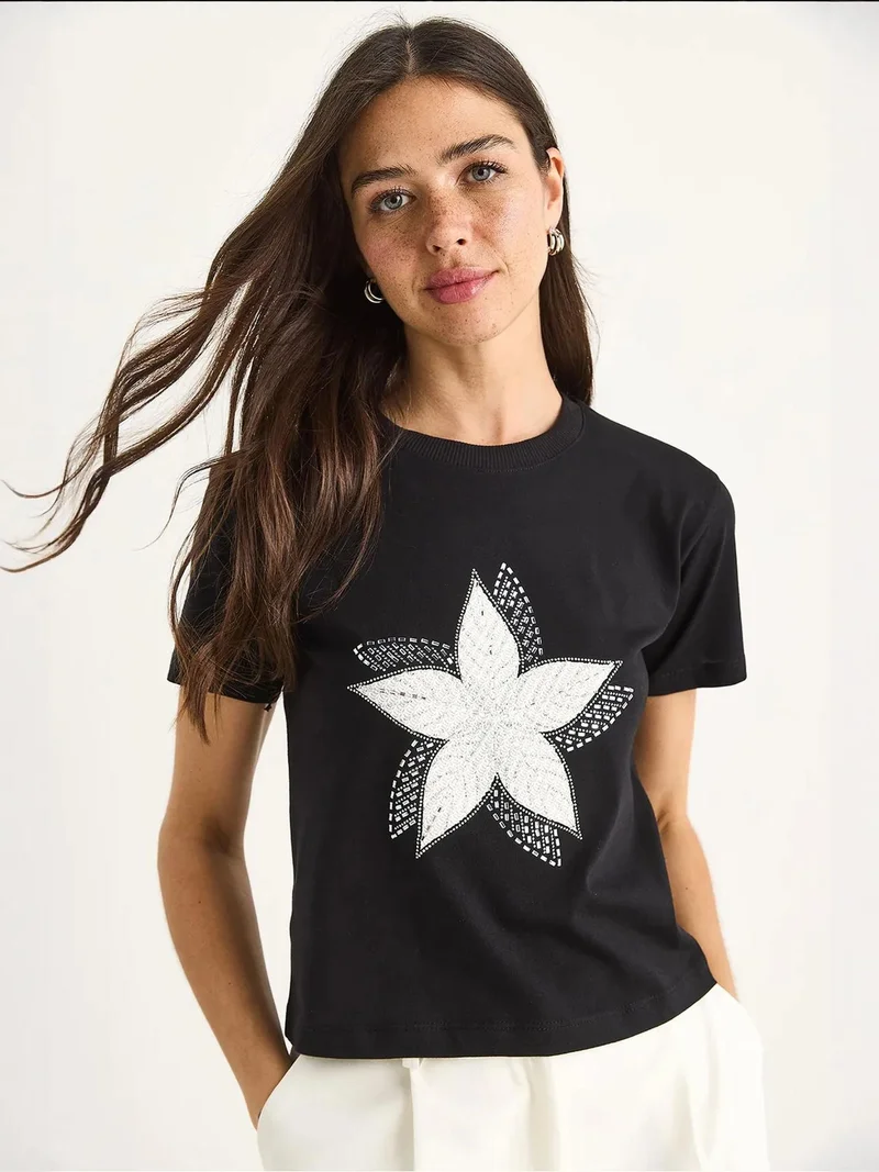 Bianco Lucci LUCCI Embroidered Printed Crop T-Shirt