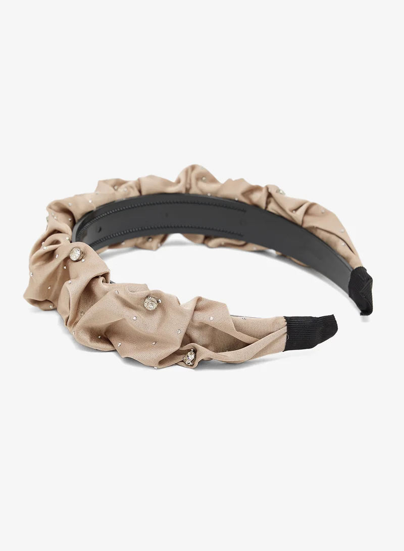 خزانة طوق شعر مزين بالماس