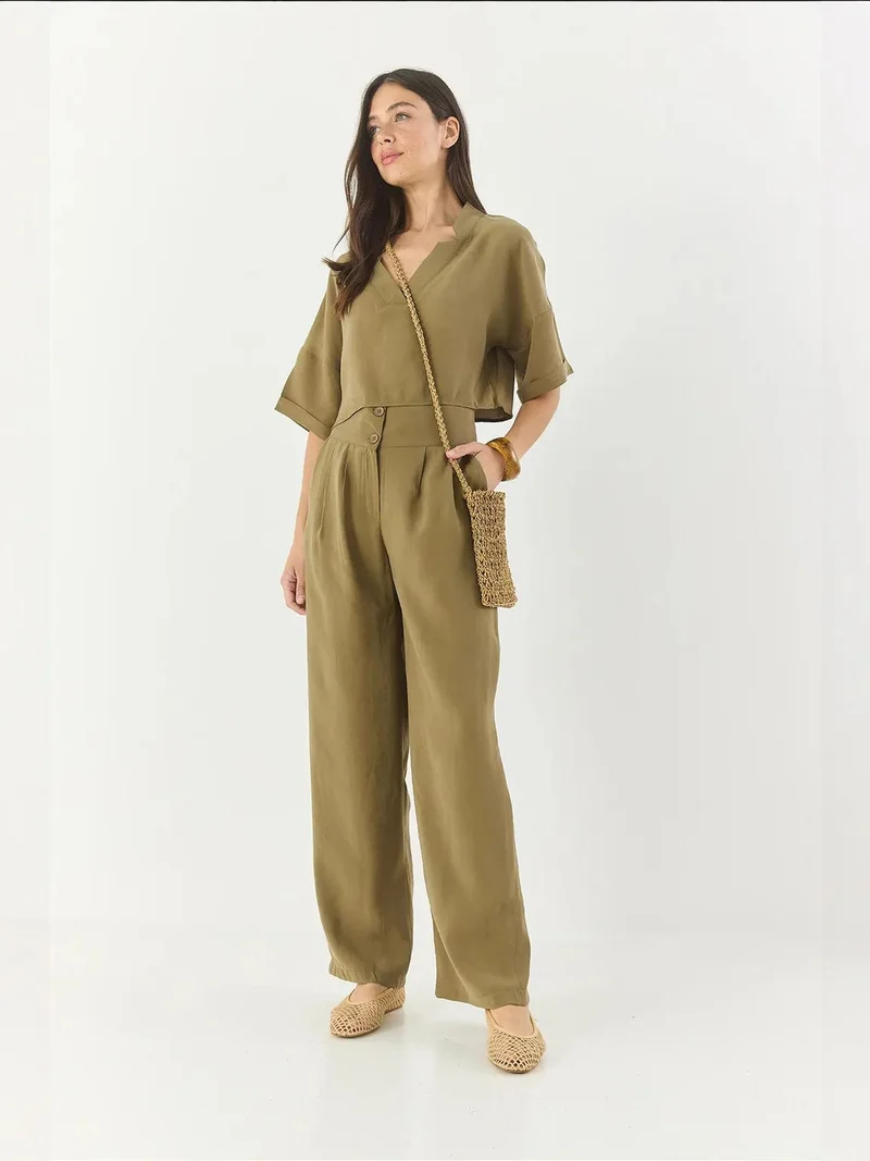 بيانكو لوتشي طقم قطعتين من لوكسي بياقة على شكل حرف  وأزرار