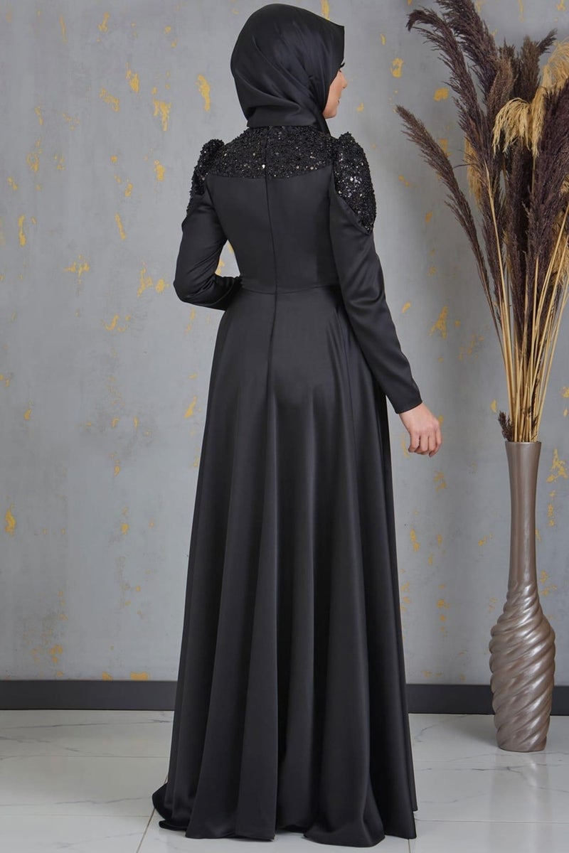 Esilanur Bersu Front Beaded Hijab Evening Dress Black  - Image 3