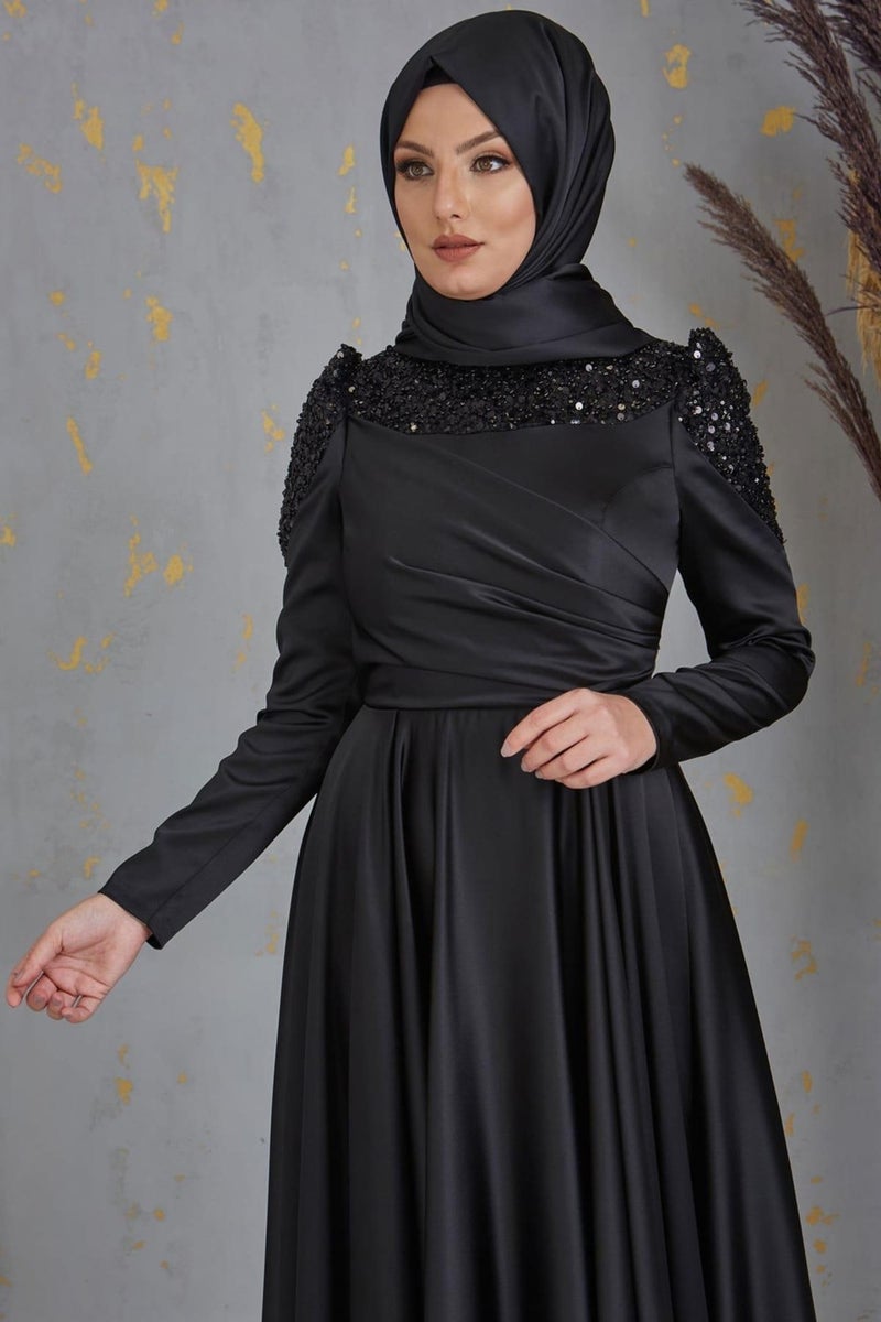 Esilanur Bersu Front Beaded Hijab Evening Dress Black  - Image 2