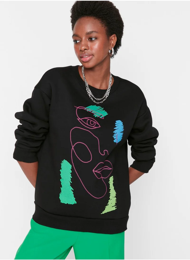 trendyol Crew Neck Graphic Sweatshirt