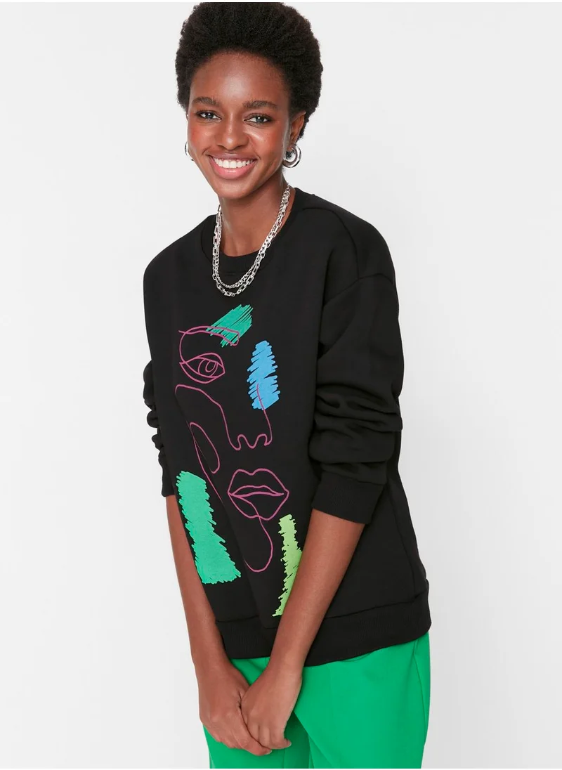trendyol Crew Neck Graphic Sweatshirt