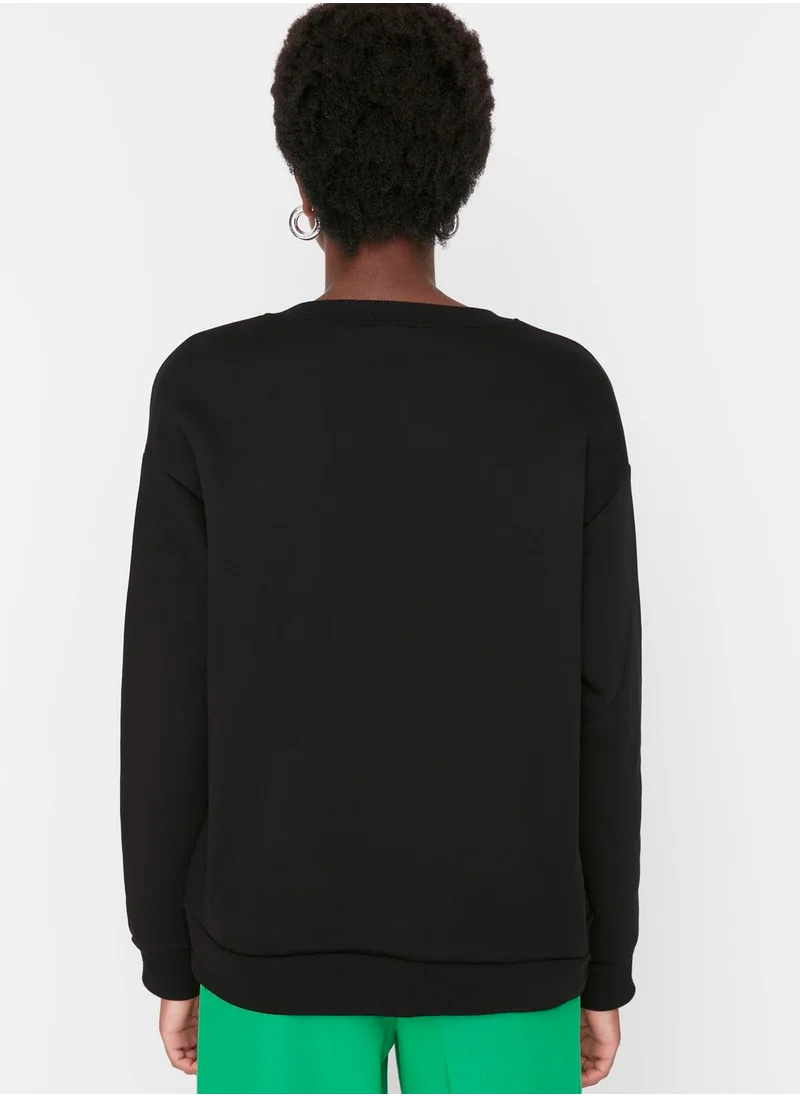 trendyol Crew Neck Graphic Sweatshirt