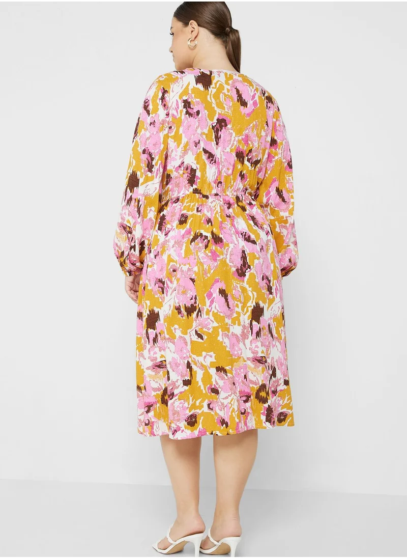 Vero Moda Curve Printed V-Neck Knitted Dress