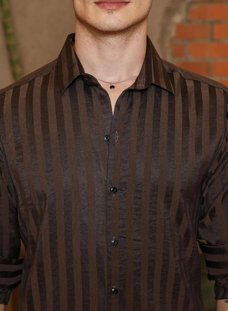 كامبوس سوترا Men's Coffee Brown Candy-Striped Shirt
