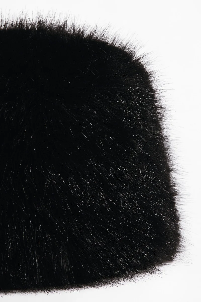 اتش اند ام قبعة باكت