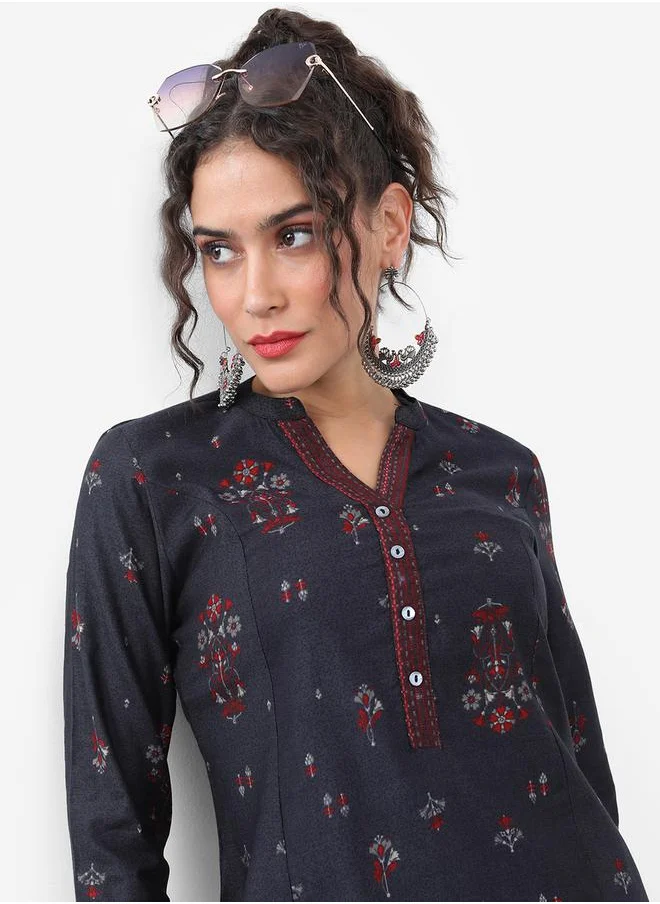 فيشود Floral Printed Thread Work Kurta by Styli