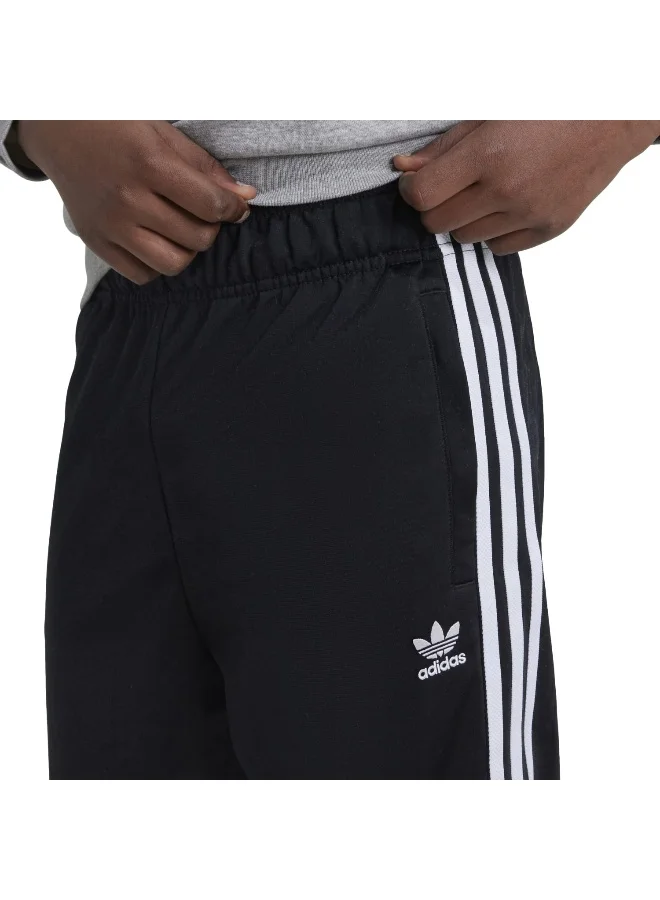 adidas بنطلون رياضي SST أسود للأطفال من أوريجينالز