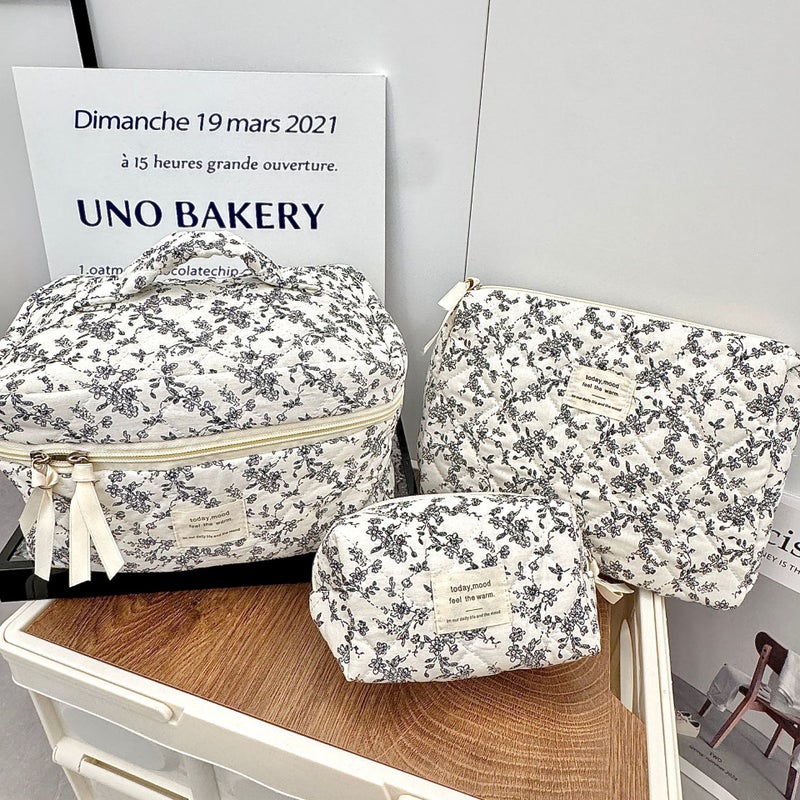 French Black And White Floral Cosmetic Bag For Travel, Portable Large-Capacity Ink Color Versatile Toiletry Storage Bag - Image 2