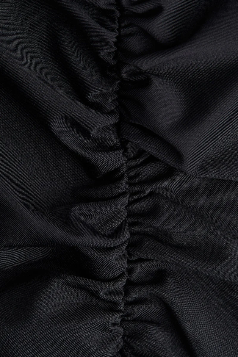 اتش اند ام بلوزة بتفاصيل متجمعة