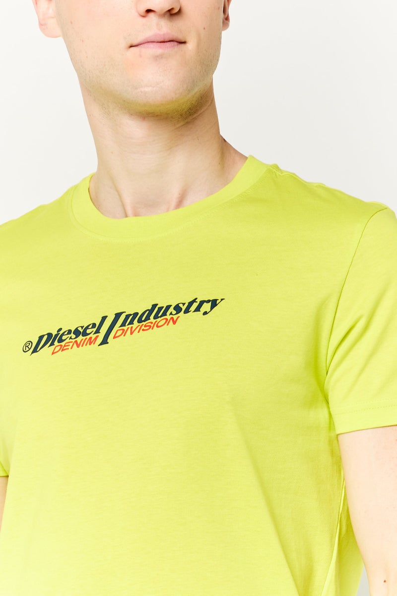 DIESEL تي شيرت رجالي بأكمام قصيرة وياقة دائرية، طباعة جرافيك، لون ليموني - Image 3