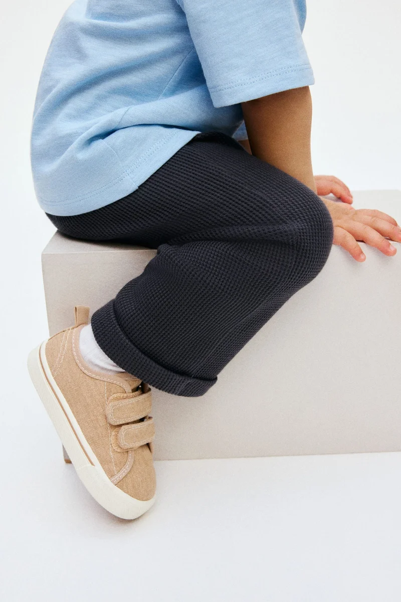 اتش اند ام بنطلون جيرسيه من نمط الوافل