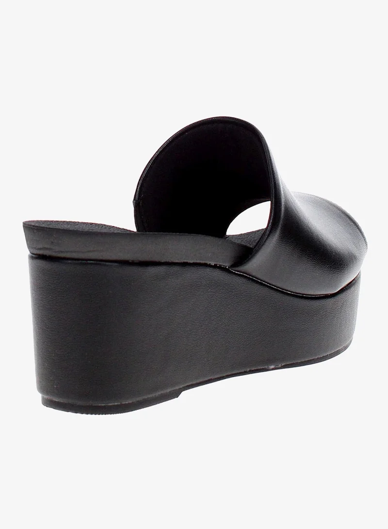 Beira Rio Black Comfort Sandals for Women – Lightweight & Supportive Everyday Footwear for Women | Best Price UAE