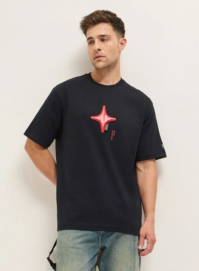 THE BEAR HOUSE Men's Black Oversize 3D Star Applique Crew Neck T-shirt Perfect For Casual Wear, Gym, Travel, Or Layering Stylish And Versatile Essential For Every Wardrobe