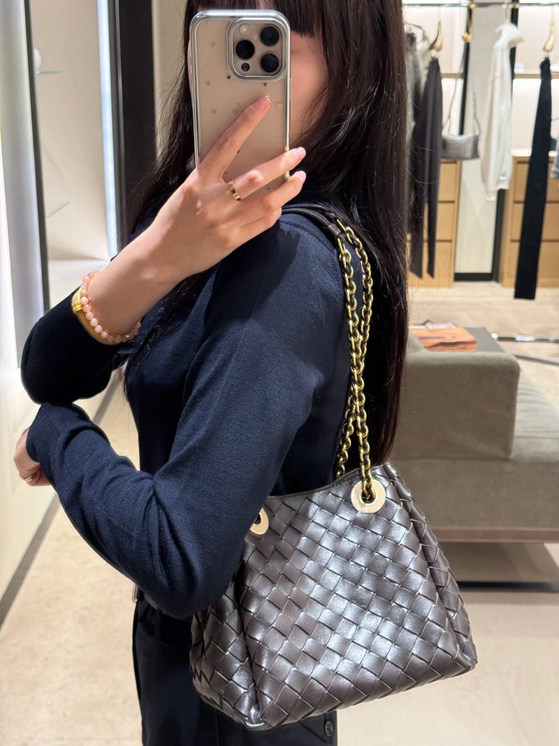 Ladies Chain Parachute Bag Handmade Leather Woven Bag All-Match Commuter Shoulder Crossbody Bag Trendy - Image 3