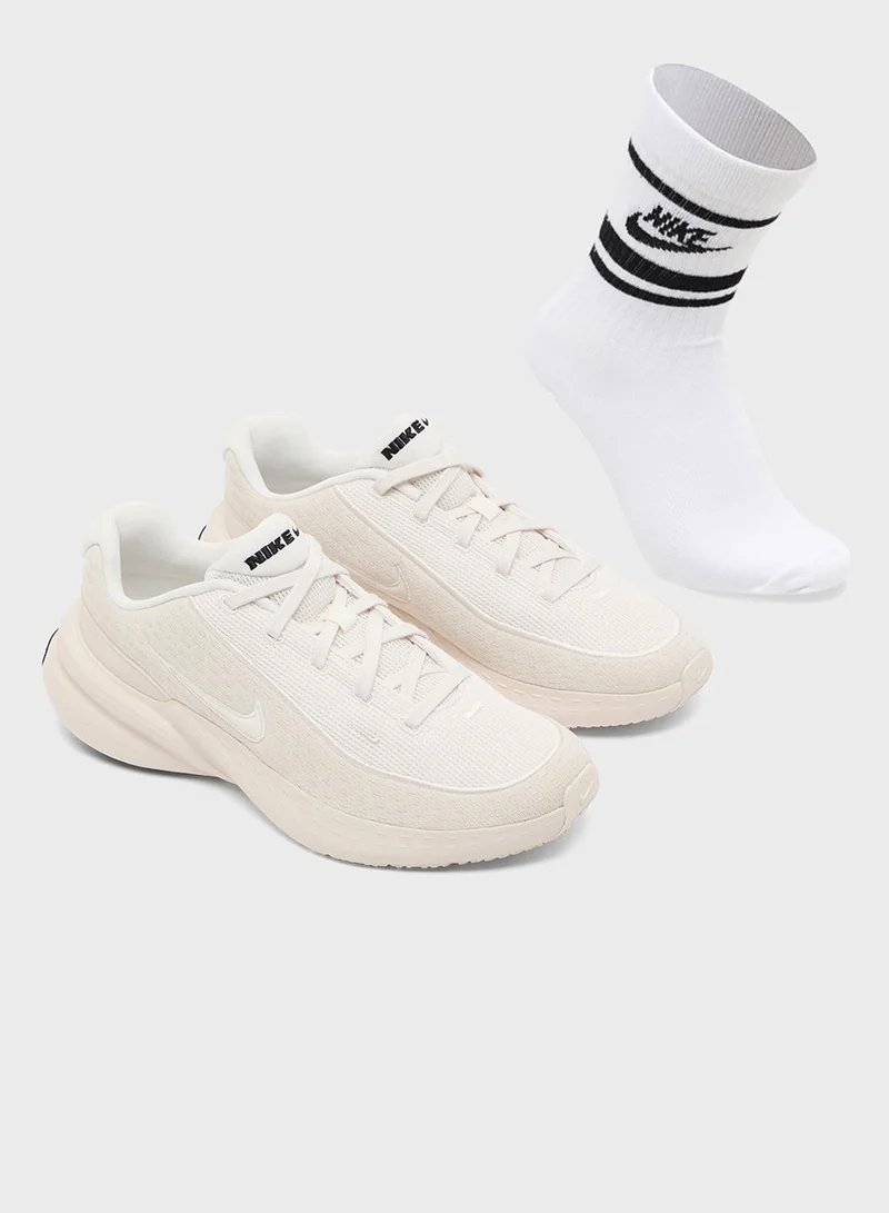 Nike nike shoes & socks combo