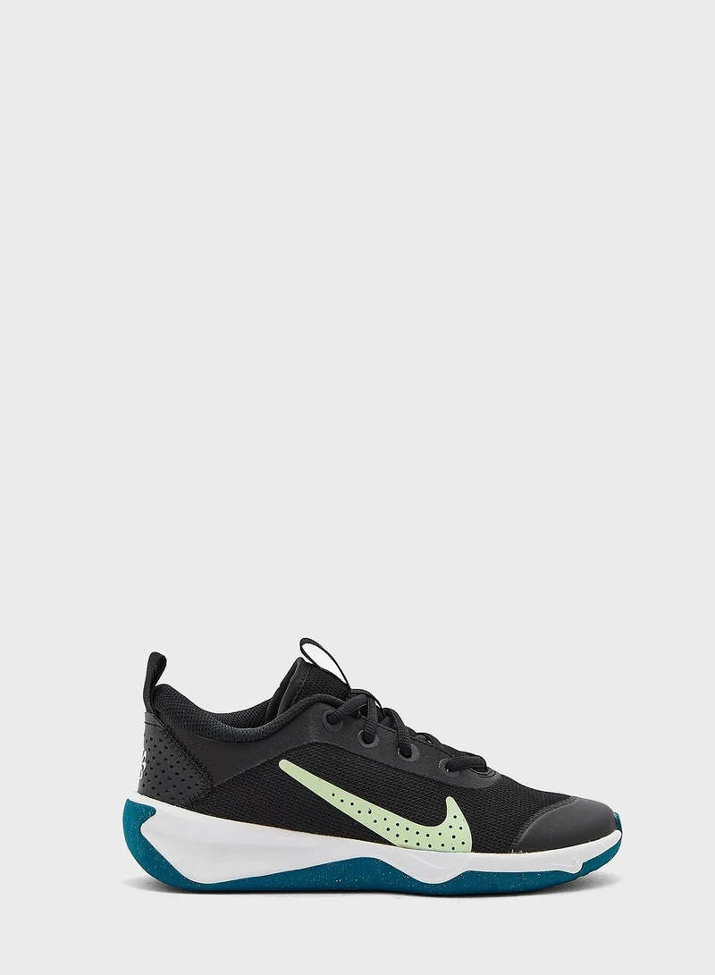 Nike Youth Omni Multi-Court Gs
