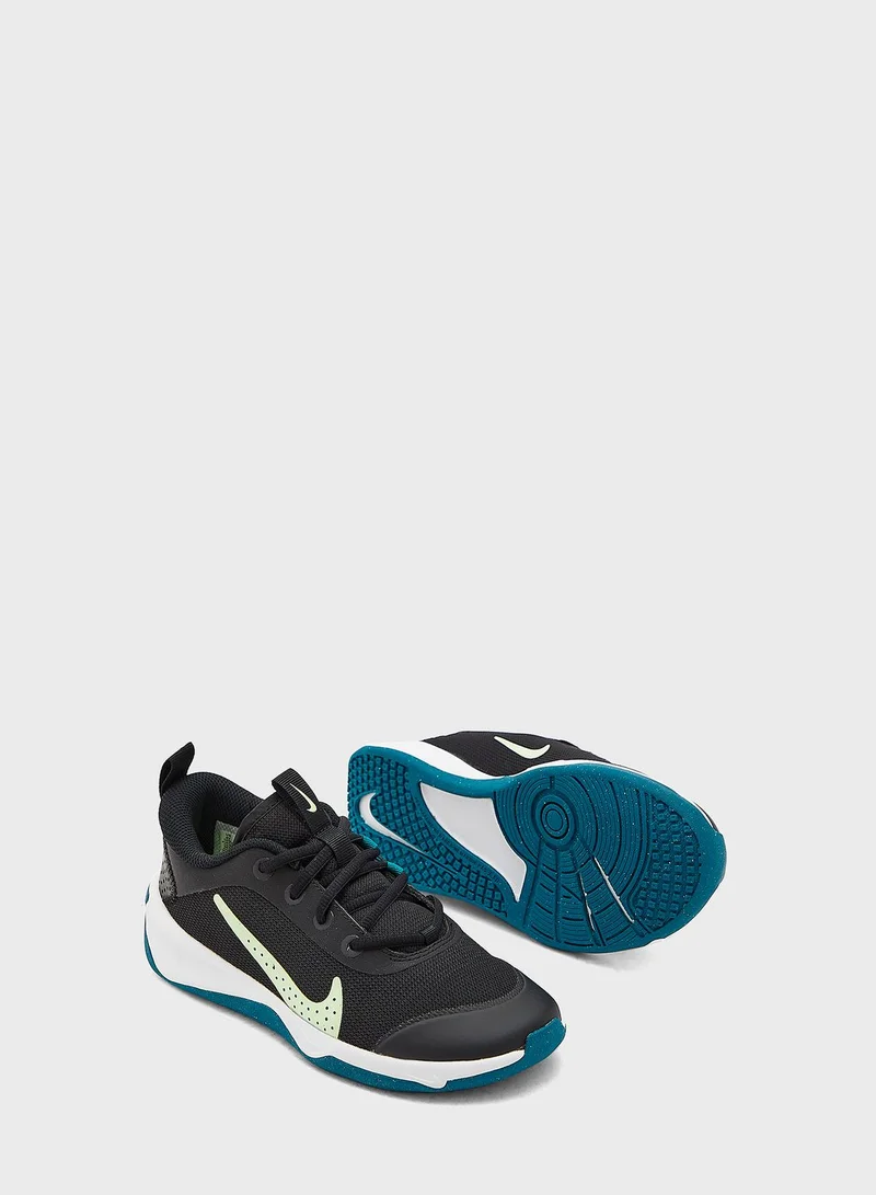 Nike Youth Omni Multi-Court Gs