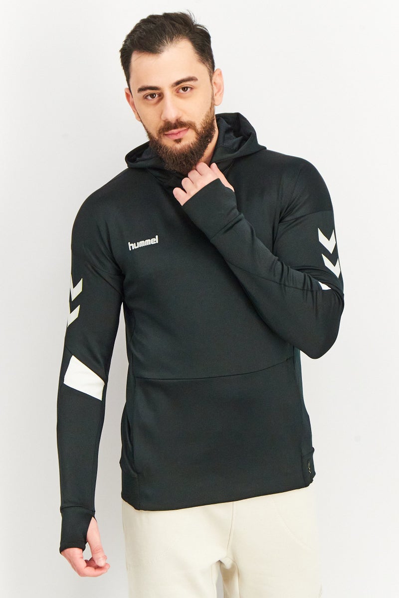 Hummel سويت شيرت رياضي للرجال بغطاء رأس وأكمام طويلة، أسود - Image 1