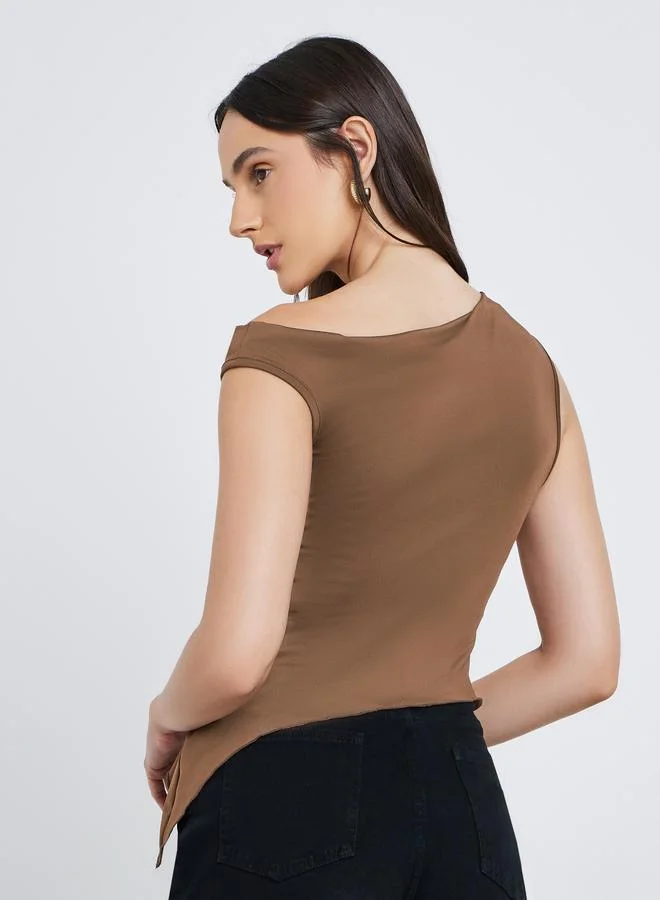 Styli Styli One Shoulder Asymmetric Hem Knit Top