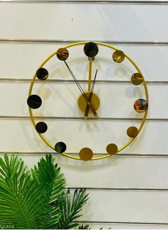 Generic - Black and gold painted wall clock - Image 1