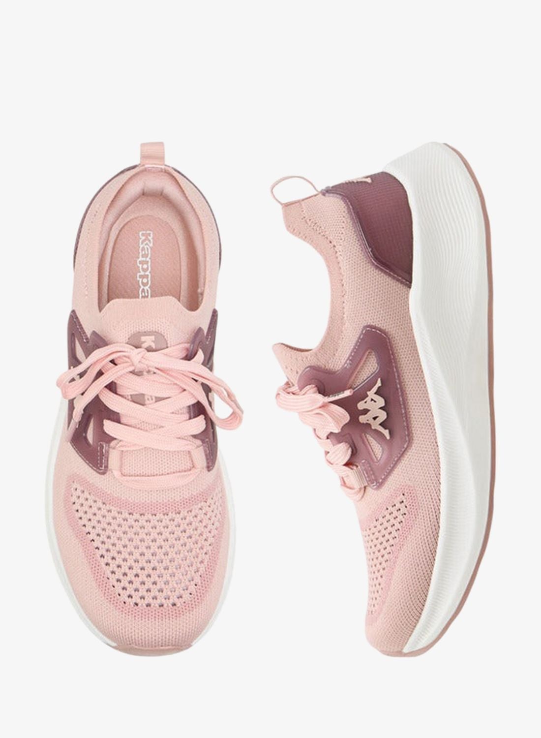 أحذية رياضية نسائية بنسيج مع إغلاق برباط