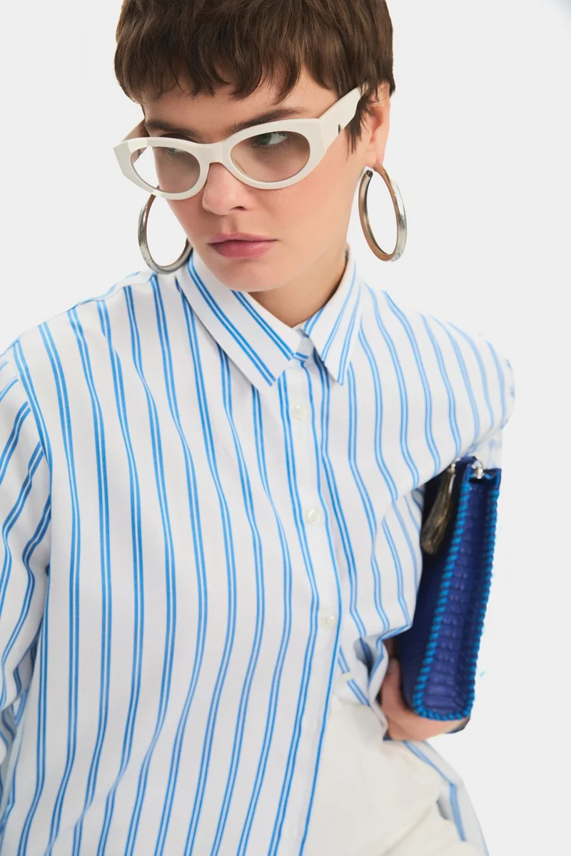 جون Women's Oversize/loose Cut 100% Cotton Blue Striped Shirt