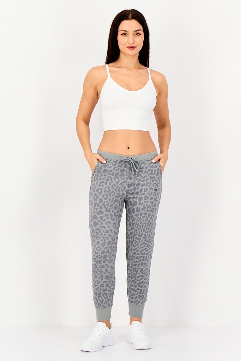 Nike سروال رياضي نسائي بطباعة شاملة لجميع الألوان، متعدد الألوان - Image 2