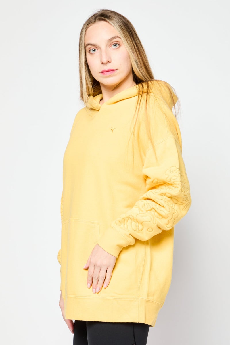 PUMA سويت شيرت رياضي نسائي بغطاء رأس خارجي، أصفر - Image 2