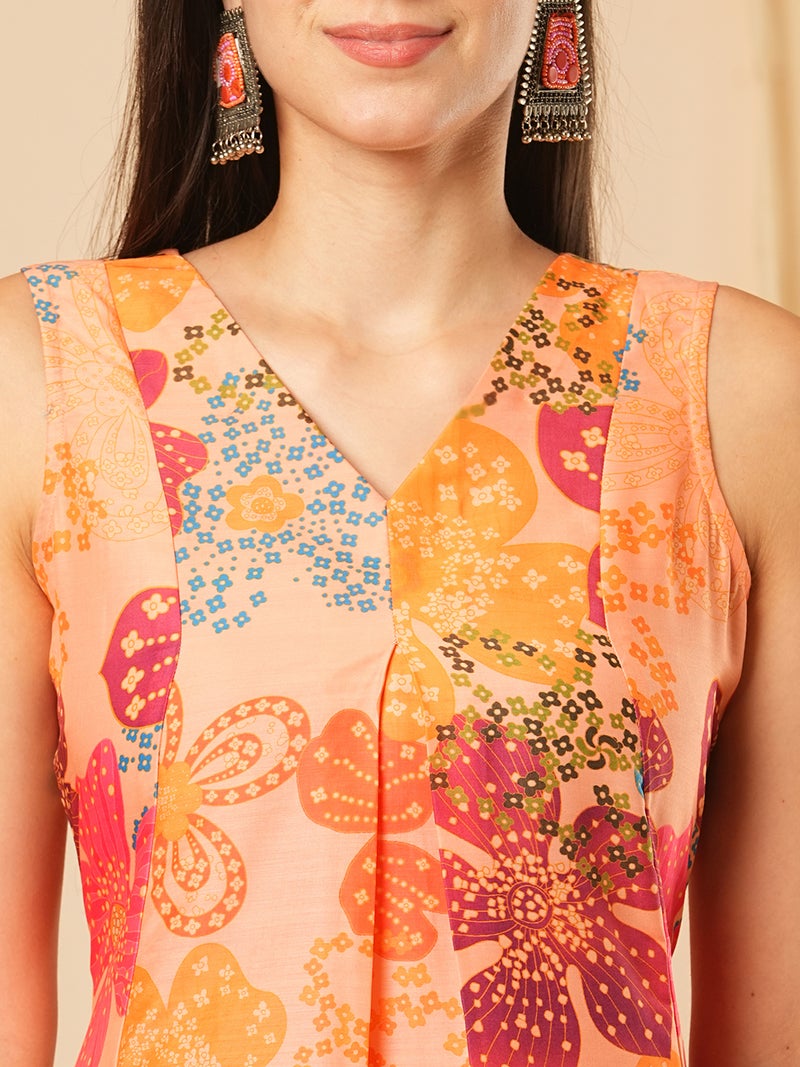 globus Globus Women Floral Printed Panelled Kurta With Trousers  - Image 4