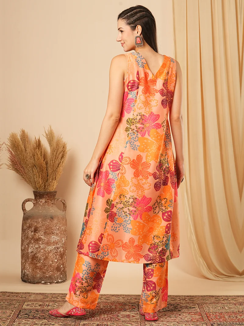 globus Women Floral Printed Panelled Kurta With Trousers