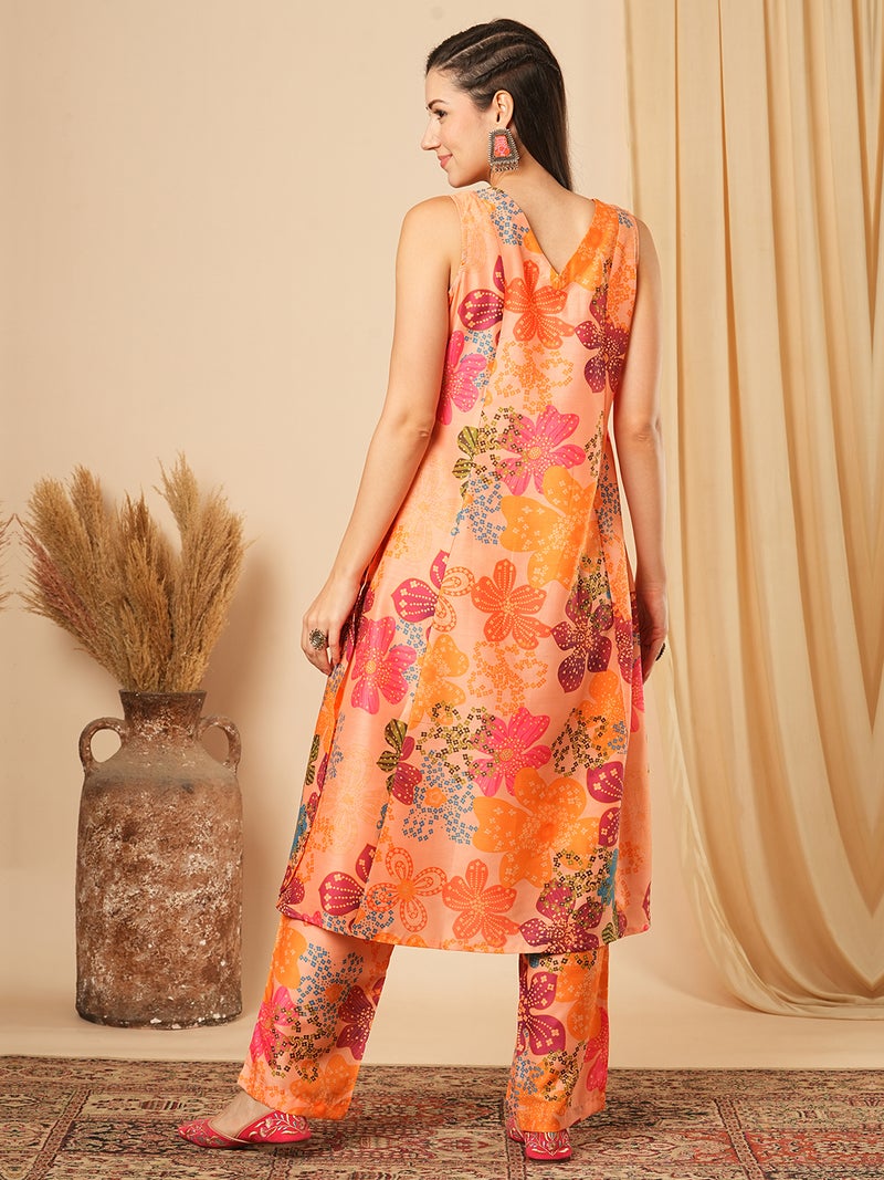 globus Globus Women Floral Printed Panelled Kurta With Trousers  - Image 3