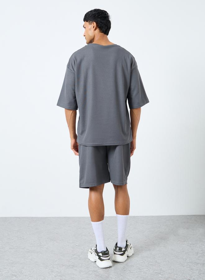 Styli Solid Textured Knit Oversized Streetwear T-Shirt and Shorts Set - Image 5